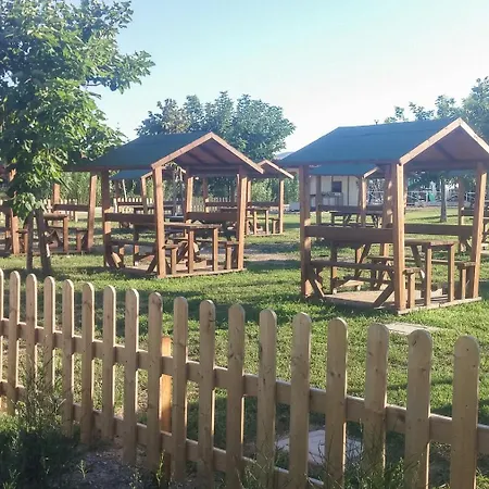 Arco Delle Rose Campsite